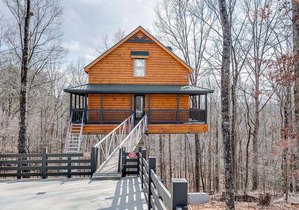 Villa Sky'S The Limit Treehouse Near Helen, Georgia Cornelia Esterno foto